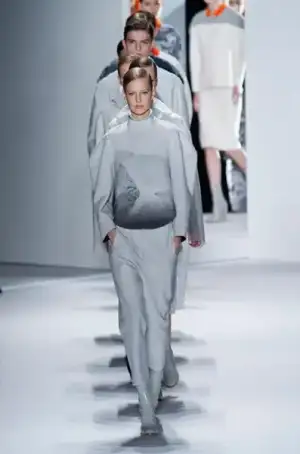 $lacoste_2013_2014_elbise_modelleri_koleksiyonu_defilesi (29).webp