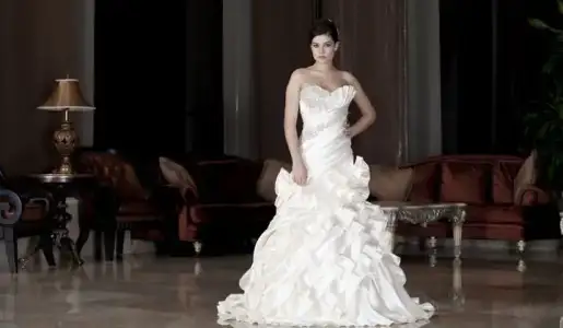 $pierre_cardin-2013_gelinlik_modelleri (11).webp