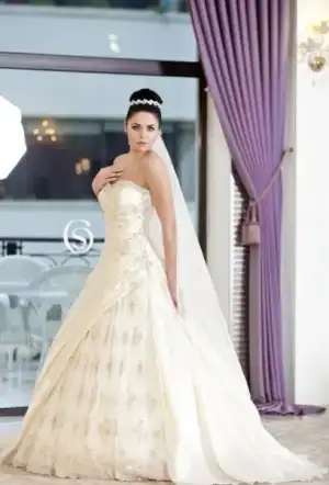$pierre_cardin-2013_gelinlik_modelleri (12).webp