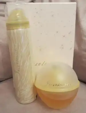 $1326184785_298345829_1-Fotos-de--Avon-incandessence-conjunto-eau-de-parfum-50-ml-e-spray-cor...webp