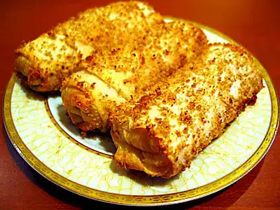 $besamel_soslu_tavuklu_borek2.webp