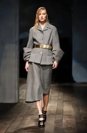 $prada_2013_2014_sonahar_kis_defilesi_modelleri (2).webp