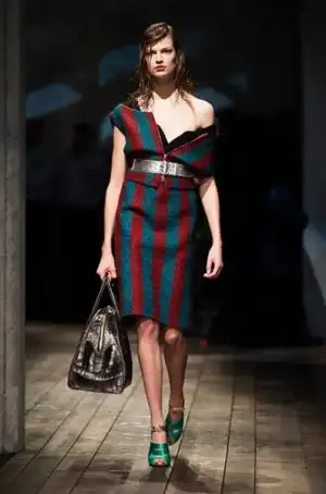 $prada_2013_2014_sonahar_kis_defilesi_modelleri (7).webp