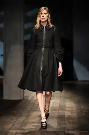 $prada_2013_2014_sonahar_kis_defilesi_modelleri (26).webp