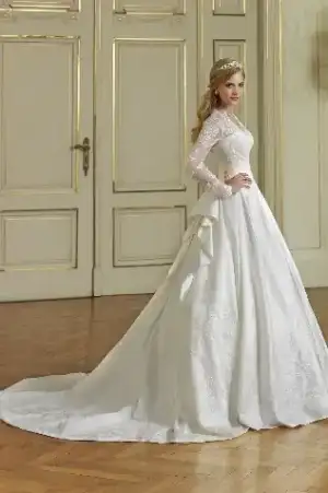 $12082011_1408_oleg_cassini_ty_1020.webp