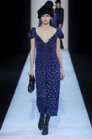 $giorgio_armani_2013_2014_sonbahar_kis_defilesi_modelleri (20).webp