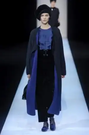 $giorgio_armani_2013_2014_sonbahar_kis_defilesi_modelleri (26).webp