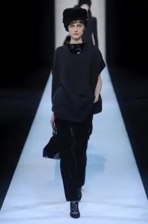 $giorgio_armani_2013_2014_sonbahar_kis_defilesi_modelleri (27).webp