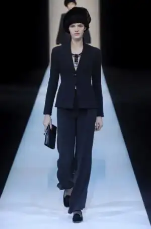 $giorgio_armani_2013_2014_sonbahar_kis_defilesi_modelleri (28).webp