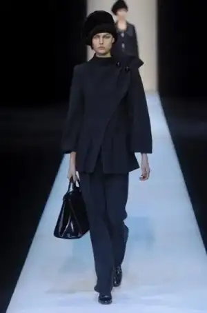 $giorgio_armani_2013_2014_sonbahar_kis_defilesi_modelleri (29).webp