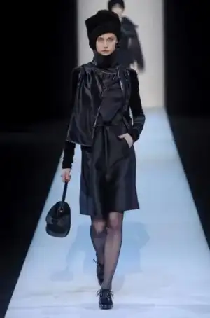 $giorgio_armani_2013_2014_sonbahar_kis_defilesi_modelleri (31).webp