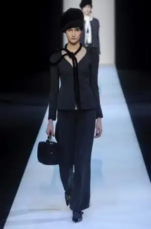 $giorgio_armani_2013_2014_sonbahar_kis_defilesi_modelleri (33).webp