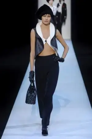 $giorgio_armani_2013_2014_sonbahar_kis_defilesi_modelleri (36).webp