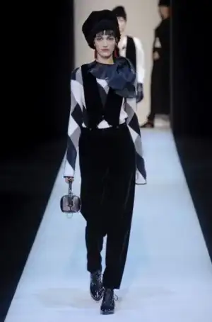 $giorgio_armani_2013_2014_sonbahar_kis_defilesi_modelleri (39).webp