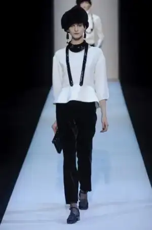 $giorgio_armani_2013_2014_sonbahar_kis_defilesi_modelleri (41).webp