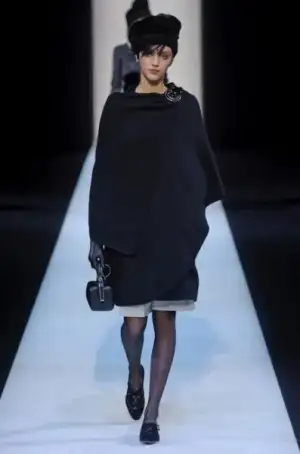 $giorgio_armani_2013_2014_sonbahar_kis_defilesi_modelleri (44).webp