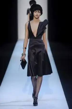 $giorgio_armani_2013_2014_sonbahar_kis_defilesi_modelleri (46).webp