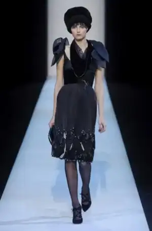 $giorgio_armani_2013_2014_sonbahar_kis_defilesi_modelleri (47).webp