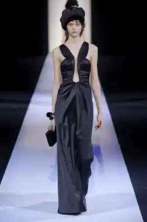 $giorgio_armani_2013_2014_sonbahar_kis_defilesi_modelleri (51).webp