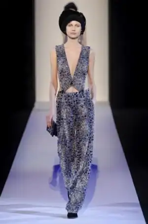 $giorgio_armani_2013_2014_sonbahar_kis_defilesi_modelleri (69).webp