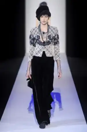 $giorgio_armani_2013_2014_sonbahar_kis_defilesi_modelleri (72).webp