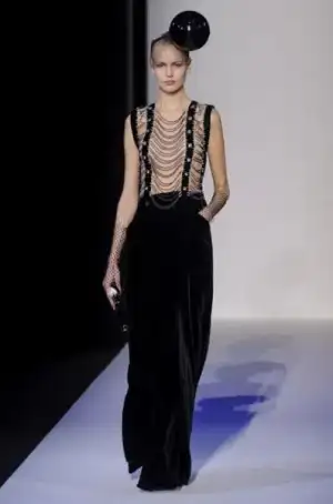 $giorgio_armani_2013_2014_sonbahar_kis_defilesi_modelleri (77).webp