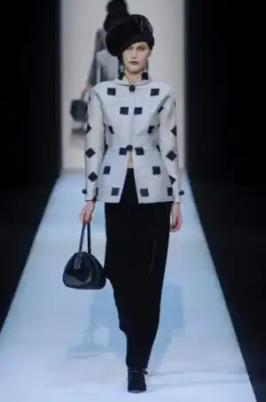 $giorgio_armani_2013_2014_sonbahar_kis_defilesi_modelleri (78).webp