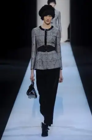 $giorgio_armani_2013_2014_sonbahar_kis_defilesi_modelleri (79).webp