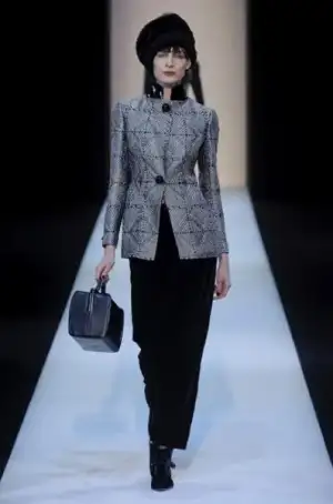 $giorgio_armani_2013_2014_sonbahar_kis_defilesi_modelleri (80).webp