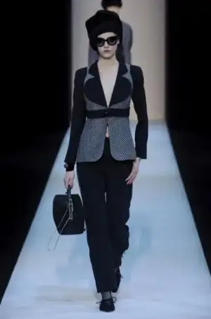 $giorgio_armani_2013_2014_sonbahar_kis_defilesi_modelleri (81).webp