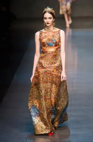 $Dolce_Gabbana_Sonbahar_Kis_2013_2014_modelleri_defilesi_koleksiyonu (2).webp