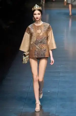 $Dolce_Gabbana_Sonbahar_Kis_2013_2014_modelleri_defilesi_koleksiyonu (8).webp