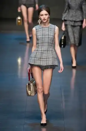 $Dolce_Gabbana_Sonbahar_Kis_2013_2014_modelleri_defilesi_koleksiyonu (16).webp