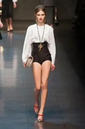 $Dolce_Gabbana_Sonbahar_Kis_2013_2014_modelleri_defilesi_koleksiyonu (28).webp