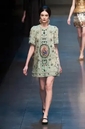 $Dolce_Gabbana_Sonbahar_Kis_2013_2014_modelleri_defilesi_koleksiyonu (32).webp