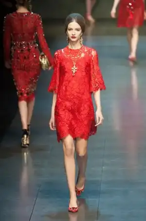 $Dolce_Gabbana_Sonbahar_Kis_2013_2014_modelleri_defilesi_koleksiyonu (59).webp