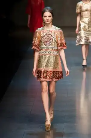 $Dolce_Gabbana_Sonbahar_Kis_2013_2014_modelleri_defilesi_koleksiyonu (62).webp