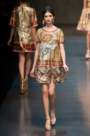 $Dolce_Gabbana_Sonbahar_Kis_2013_2014_modelleri_defilesi_koleksiyonu (65).webp
