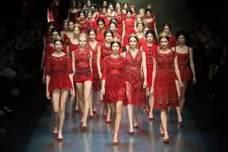 $Dolce_Gabbana_Sonbahar_Kis_2013_2014_modelleri_defilesi_koleksiyonu (70).webp