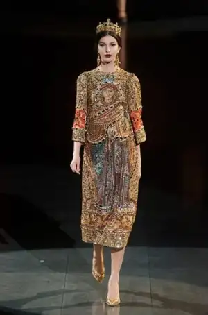 $Dolce_Gabbana_Sonbahar_Kis_2013_2014_modelleri_defilesi_koleksiyonu (72).webp