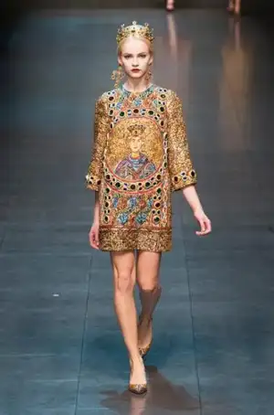 $Dolce_Gabbana_Sonbahar_Kis_2013_2014_modelleri_defilesi_koleksiyonu (76).webp