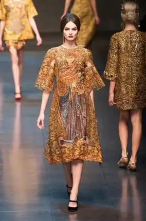 $Dolce_Gabbana_Sonbahar_Kis_2013_2014_modelleri_defilesi_koleksiyonu (77).webp