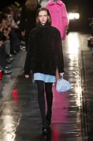 $carven_2013_2014_sonbahar_kis_modelleri_defilesi (3).webp