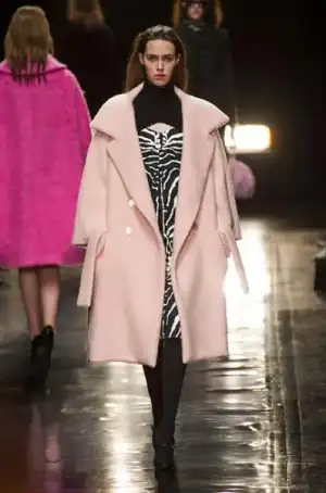 $carven_2013_2014_sonbahar_kis_modelleri_defilesi (7).webp