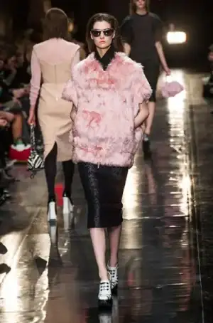 $carven_2013_2014_sonbahar_kis_modelleri_defilesi (11).webp