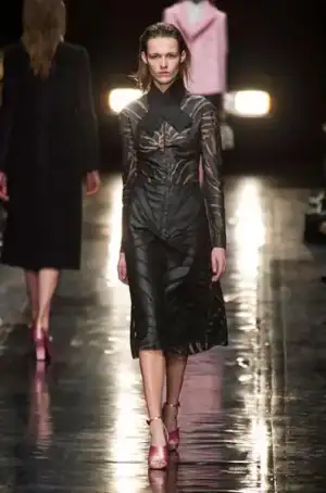 $carven_2013_2014_sonbahar_kis_modelleri_defilesi (16).webp