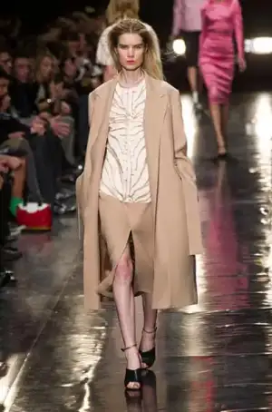 $carven_2013_2014_sonbahar_kis_modelleri_defilesi (20).webp