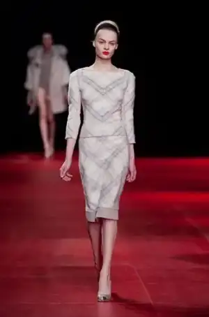 $nina_ricci_2013_2014_sonbahar_kis_modelleri_defilesi (20).webp