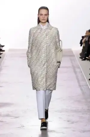 $giambattista_valli_2013_2014_sonbahar_kis_defilesi_modelleri_elbise_koleksiyonu (3).webp