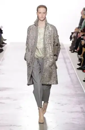 $giambattista_valli_2013_2014_sonbahar_kis_defilesi_modelleri_elbise_koleksiyonu (5).webp